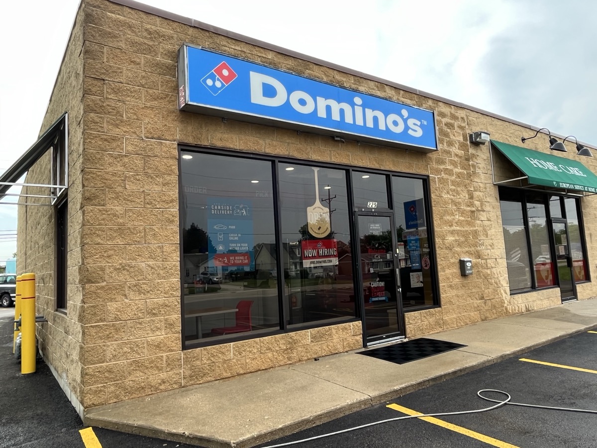 Commercial storefront cleaning